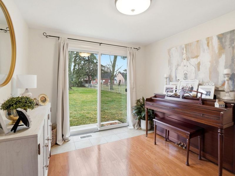 417 Revere Court , Columbus, OH 43228 Photo 12