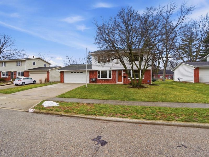 417 Revere Court , Columbus, OH 43228 Photo 2