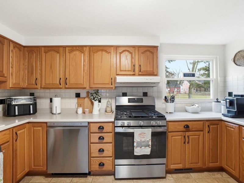 417 Revere Court , Columbus, OH 43228 Photo 9