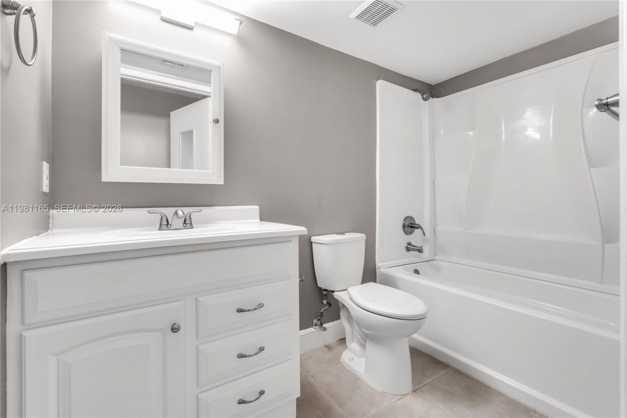 14961 SW 82nd Ln , Unit 21-402, Miami, FL 33193 Photo