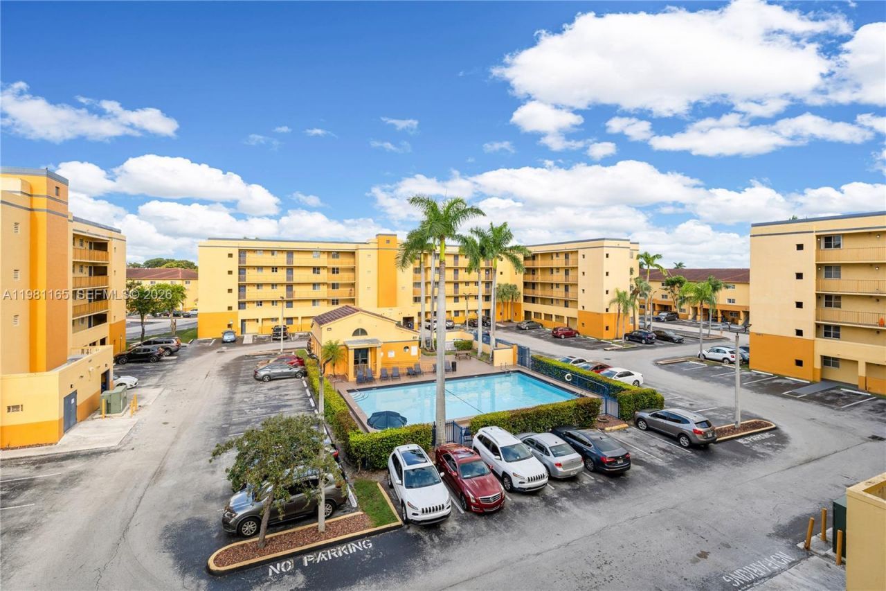 14961 SW 82nd Ln , Unit 21-402, Miami, FL 33193 Photo