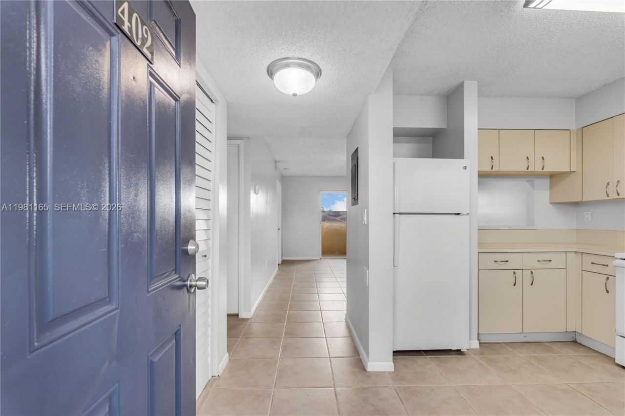 14961 SW 82nd Ln , Unit 21-402, Miami, FL 33193 Photo