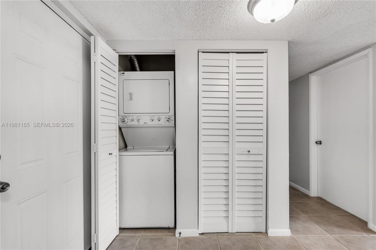 14961 SW 82nd Ln , Unit 21-402, Miami, FL 33193 Photo