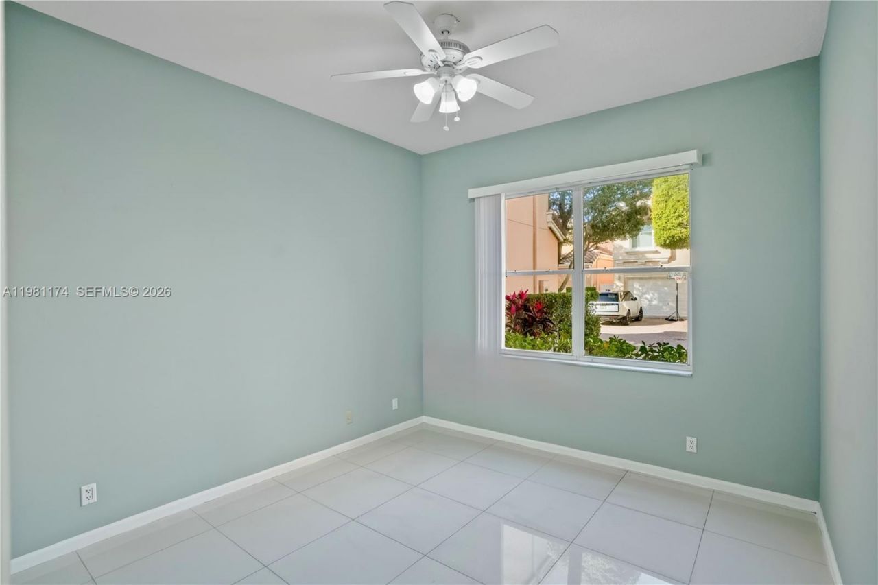3728 NE 208th Ter , Aventura, FL 33180 Photo
