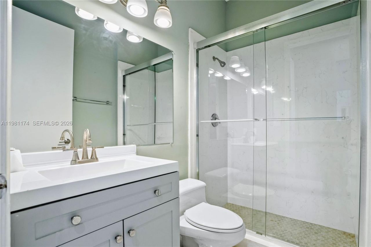 3728 NE 208th Ter , Aventura, FL 33180 Photo