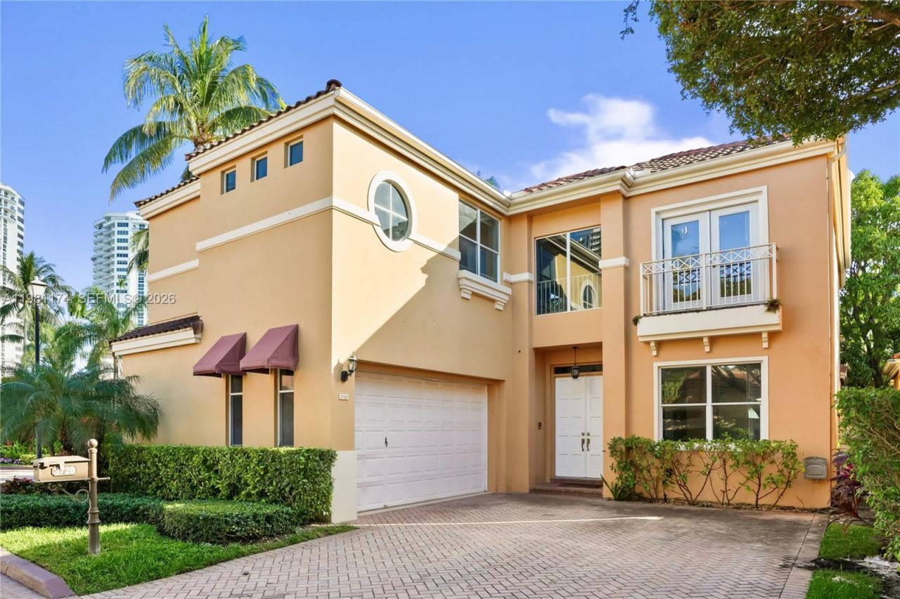 3728 NE 208th Ter , Aventura, FL 33180 Photo