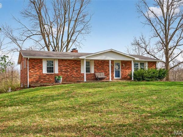 237 Rolling Hills Drive, Cape Girardeau, MO 63701