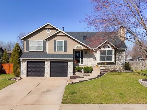 6306 W 158TH Place, Overland Park, KS 66223