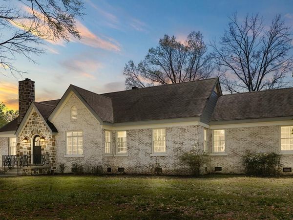 300 Roosevelt Avenue, West Memphis, AR 72301