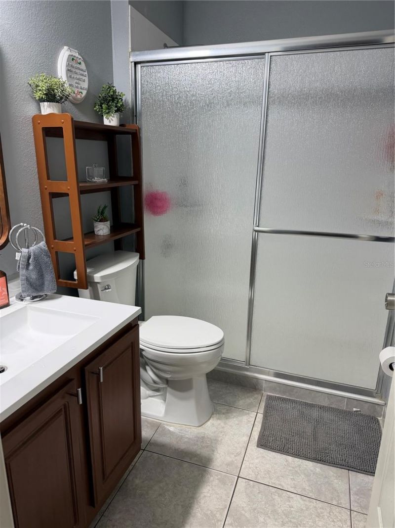 5033 Foxcroft Court , Orlando, FL 32808 Photo