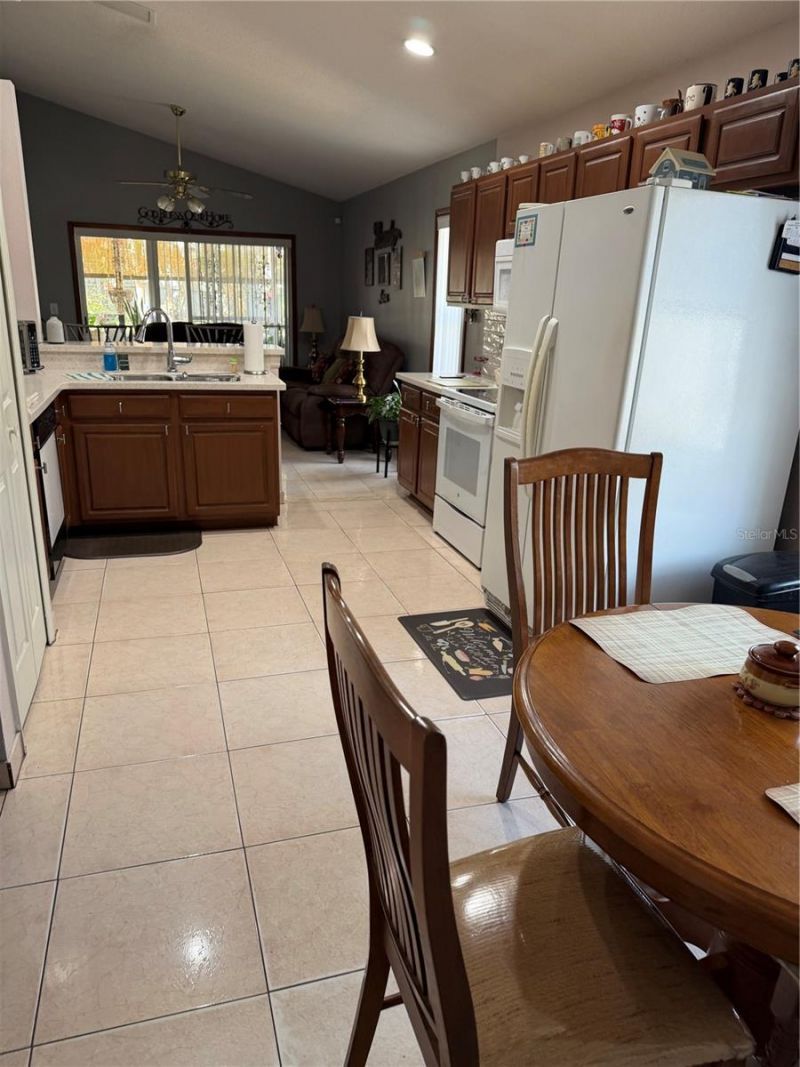 5033 Foxcroft Court , Orlando, FL 32808 Photo