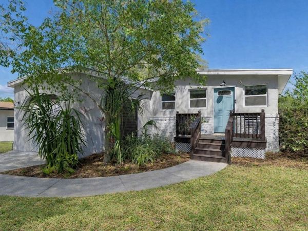 4611 W PAXTON AVENUE , TAMPA, FL 33611