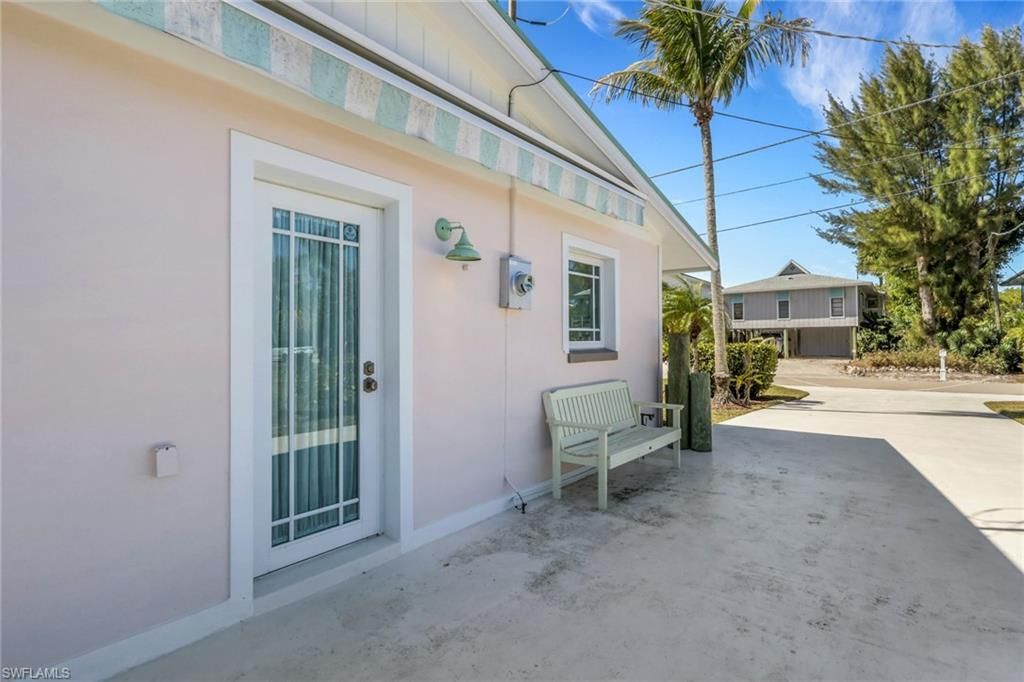 1290 Venetian Way, Naples, FL 34110 Photo