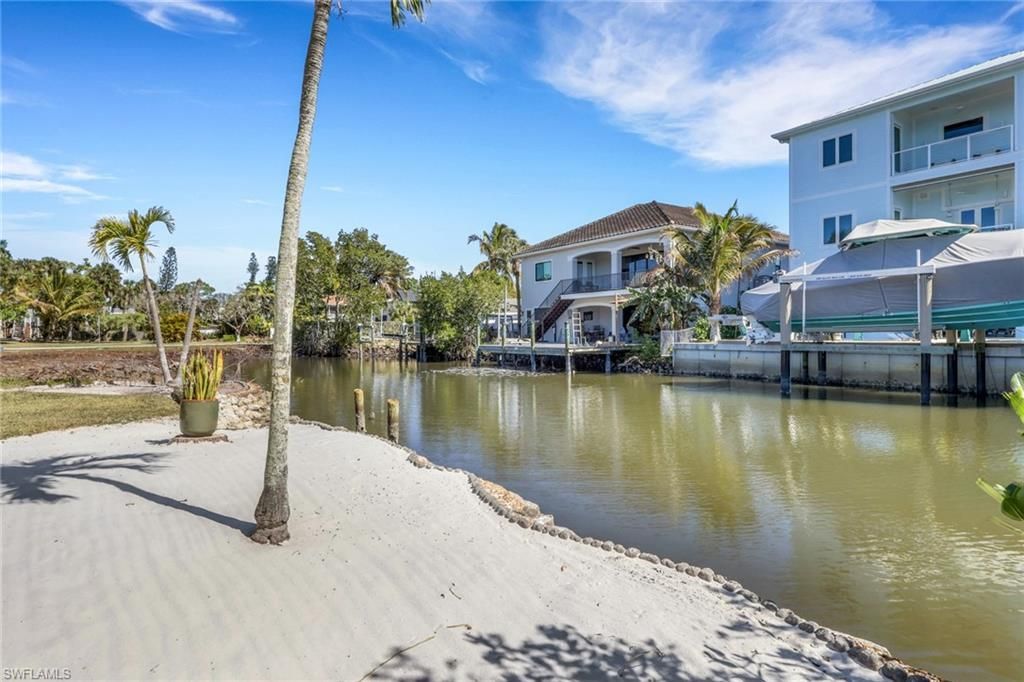 1290 Venetian Way, Naples, FL 34110 Photo