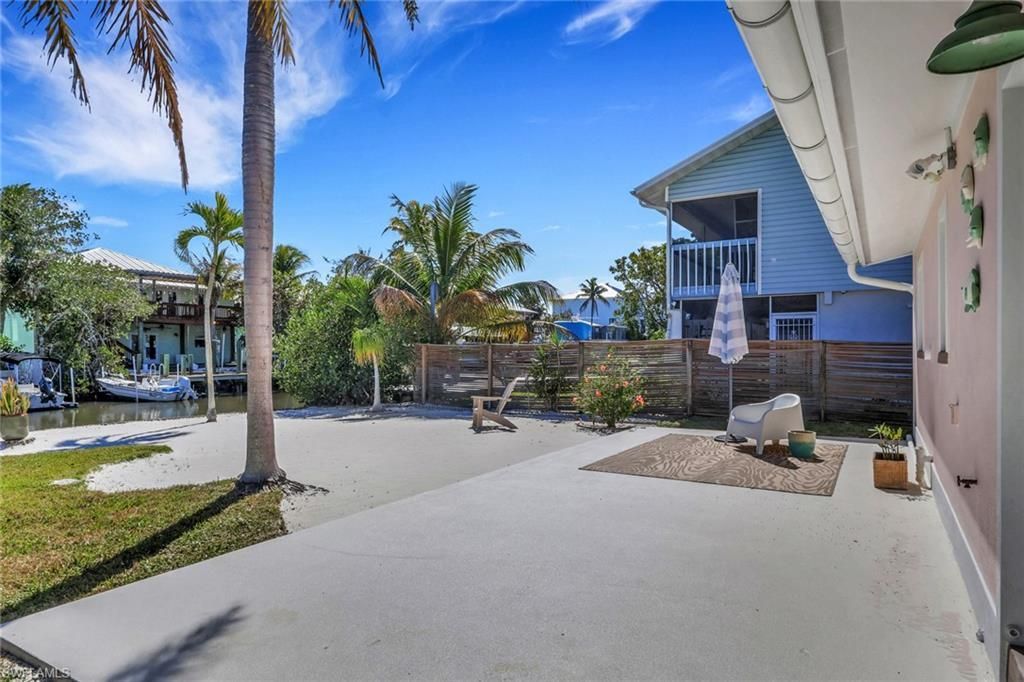 1290 Venetian Way, Naples, FL 34110 Photo