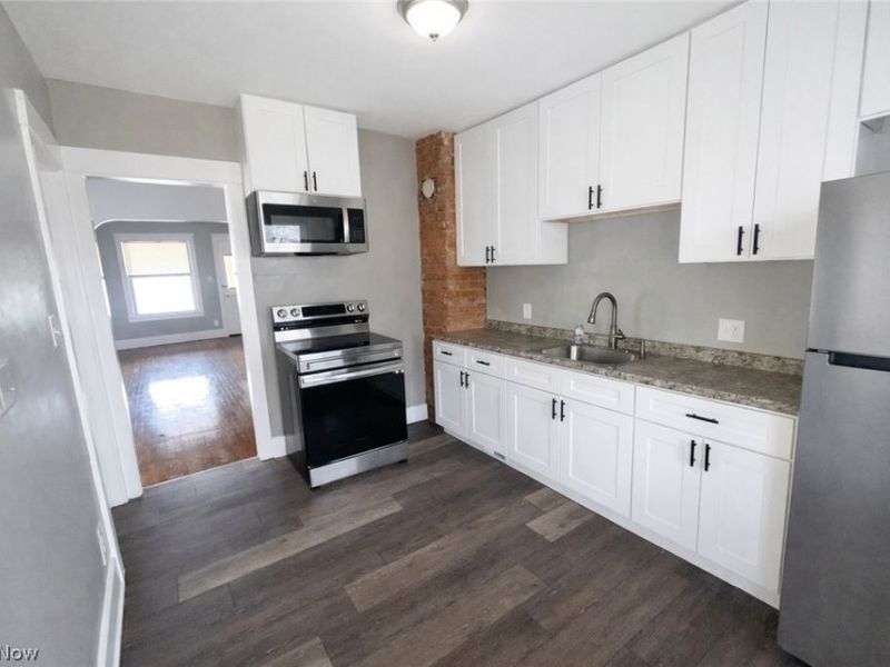 3278 W 84th Street , Cleveland, OH 44102 Photo 3