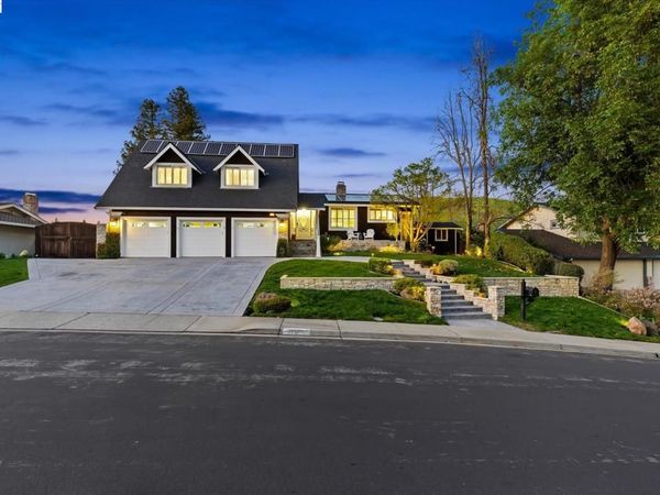 976 Richard Ln, Danville, CA 94526