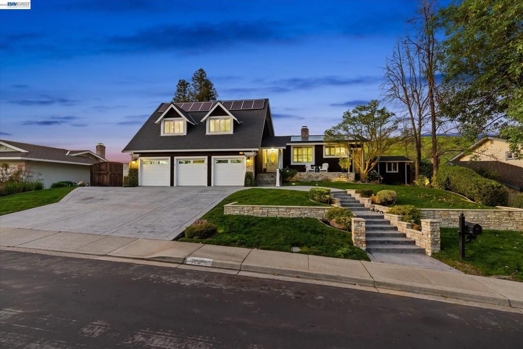 976 Richard Ln, Danville, CA 94526 Main Photo