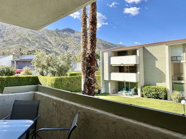 261 E La Verne Way, Unit H, Palm Springs, CA 92264