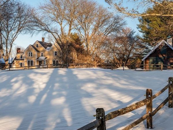 38 Candlewood Rd, Ipswich, MA 01938