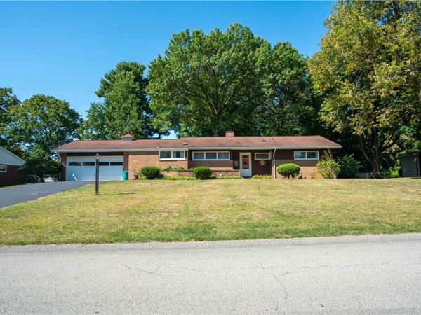 104 Appletree Dr, Beaver, PA 15009