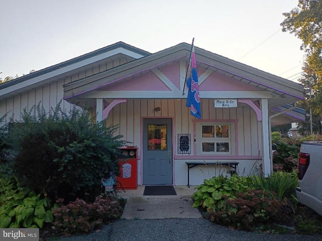 2636 RIDGE ROAD, ELVERSON, PA 19520