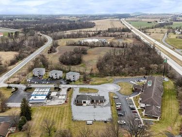 1424 DORON DRIVE, CHAMBERSBURG, PA 17202