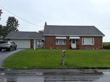 130 FAIRLAND ROAD, LITITZ, PA 17543