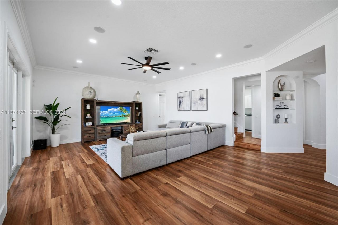 1537 Victoria Isle Way , Weston, FL 33327 Photo