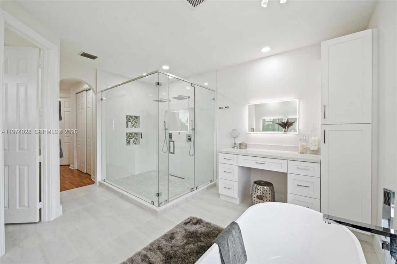 1537 Victoria Isle Way, Weston, FL 33327 Photo