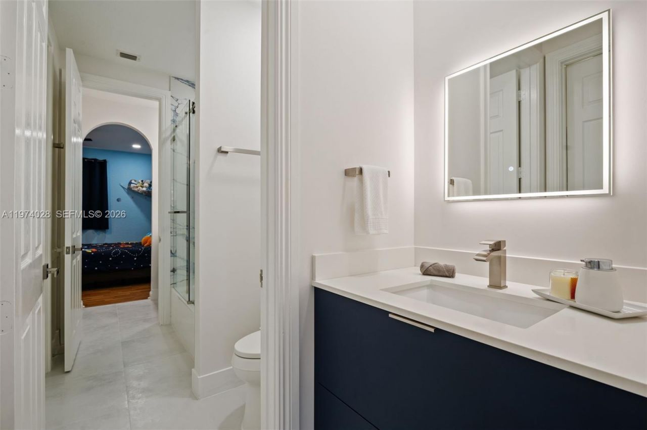 1537 Victoria Isle Way , Weston, FL 33327 Photo