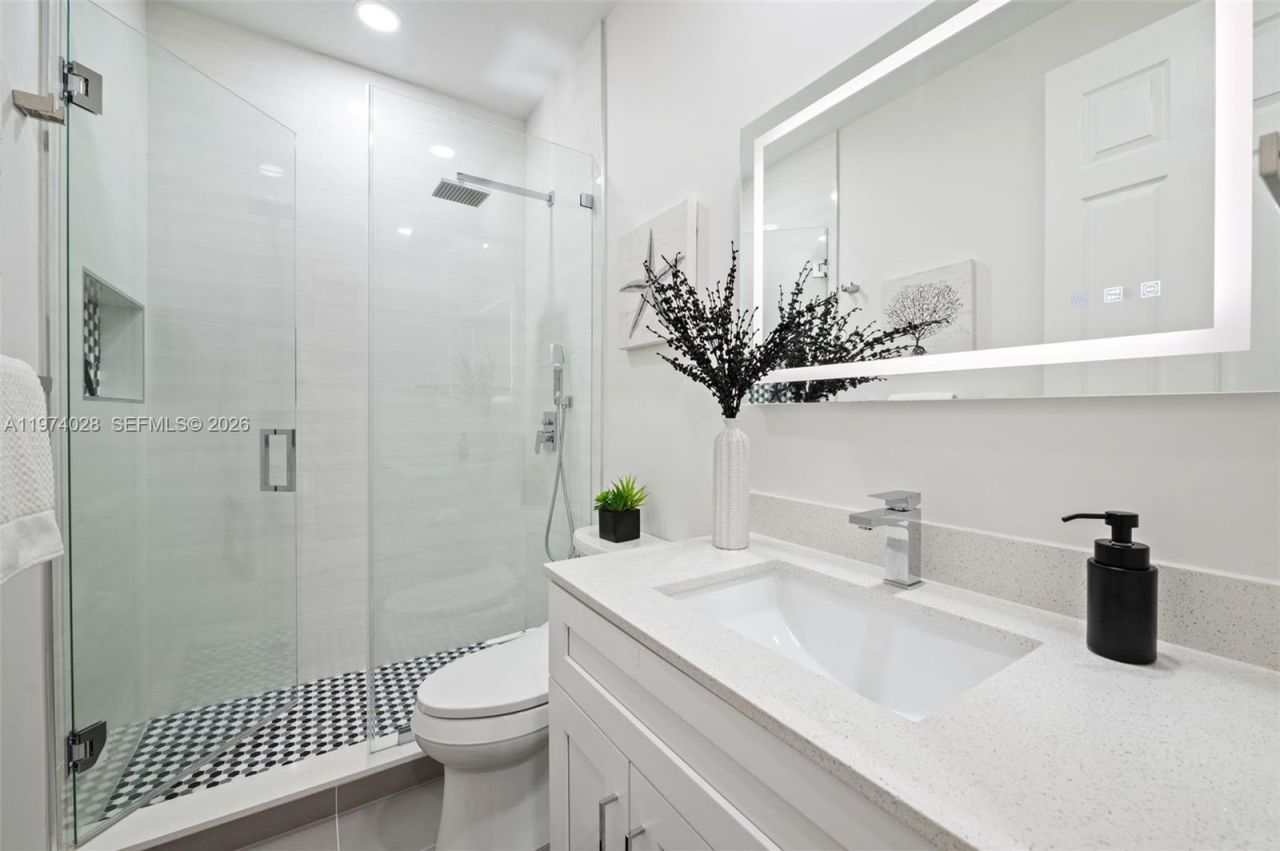 1537 Victoria Isle Way , Weston, FL 33327 Photo