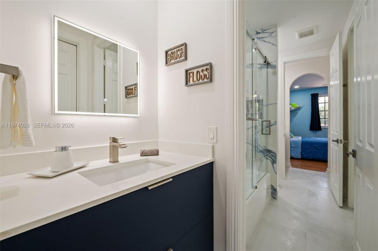 1537 Victoria Isle Way, Weston, FL 33327 Photo