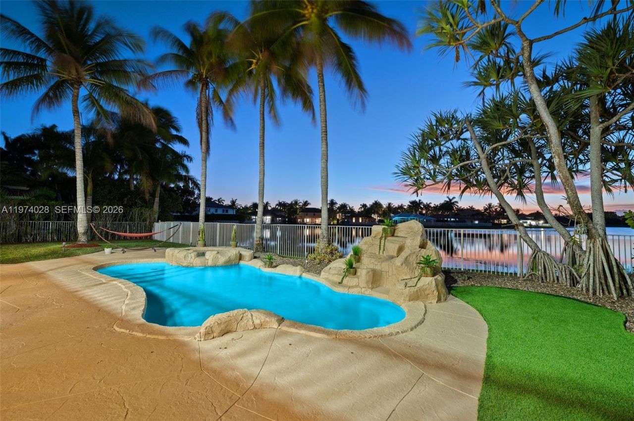 1537 Victoria Isle Way , Weston, FL 33327 Photo