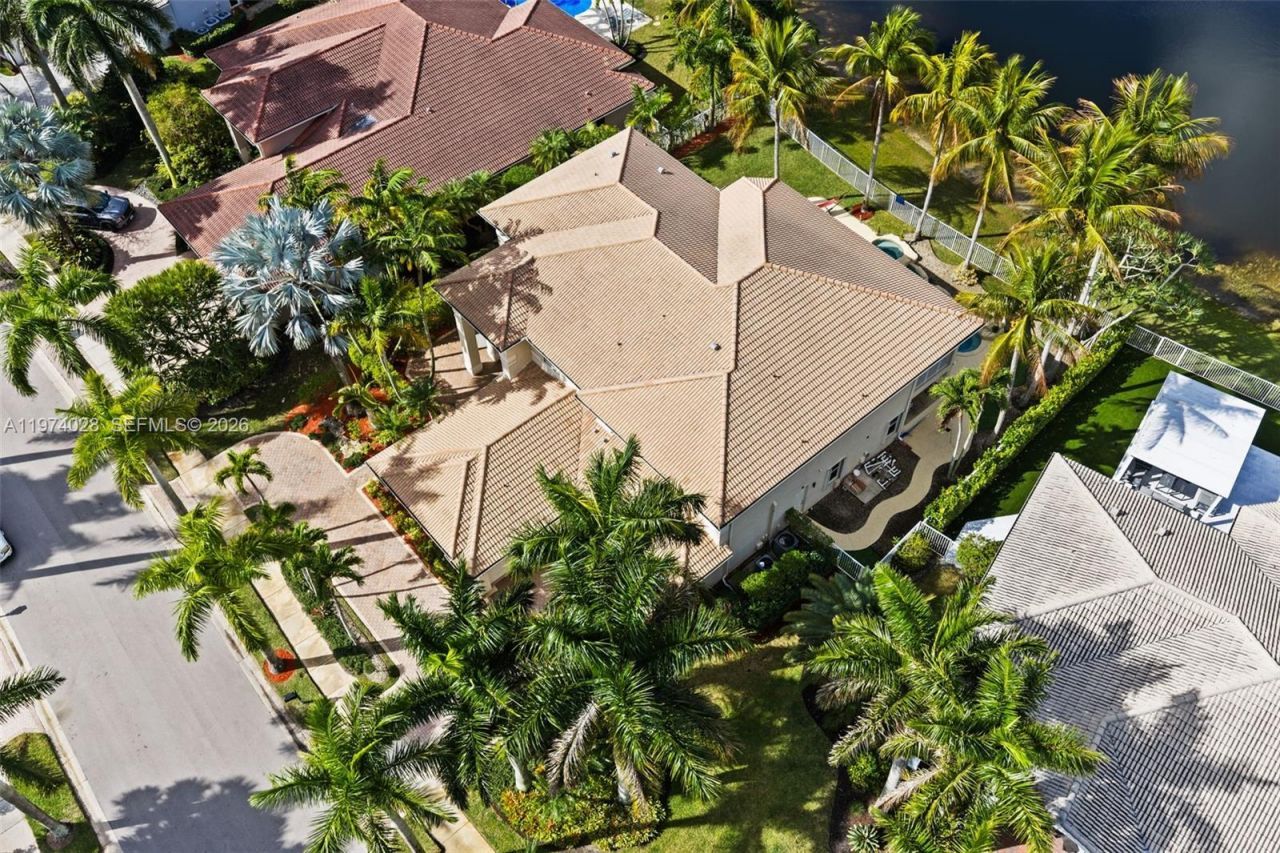 1537 Victoria Isle Way , Weston, FL 33327 Photo