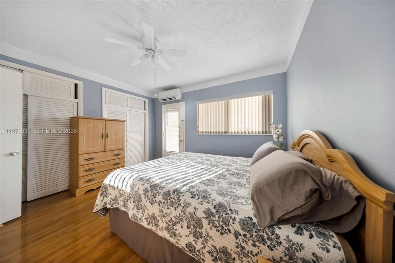 900 SW 10th Ter , Unit 8S, Hallandale Beach, FL 33009 Photo