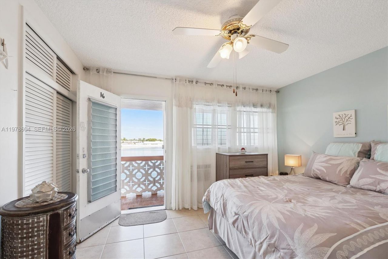 1050 SW 11th St , Unit 16L, Hallandale Beach, FL 33009 Photo