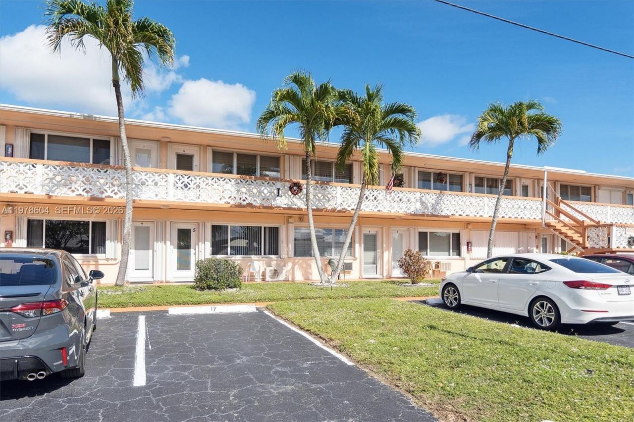 1050 SW 11th St , Unit 16L, Hallandale Beach, FL 33009 Photo