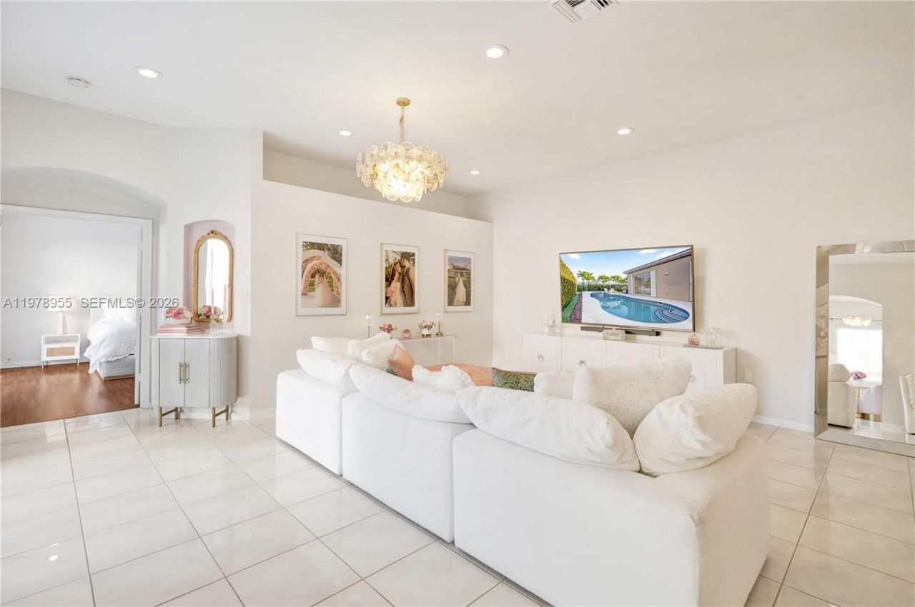 6928 NW 33rd St , Margate, FL 33063 Photo