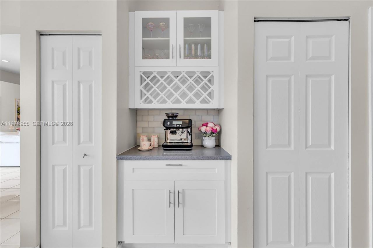 6928 NW 33rd St , Margate, FL 33063 Photo