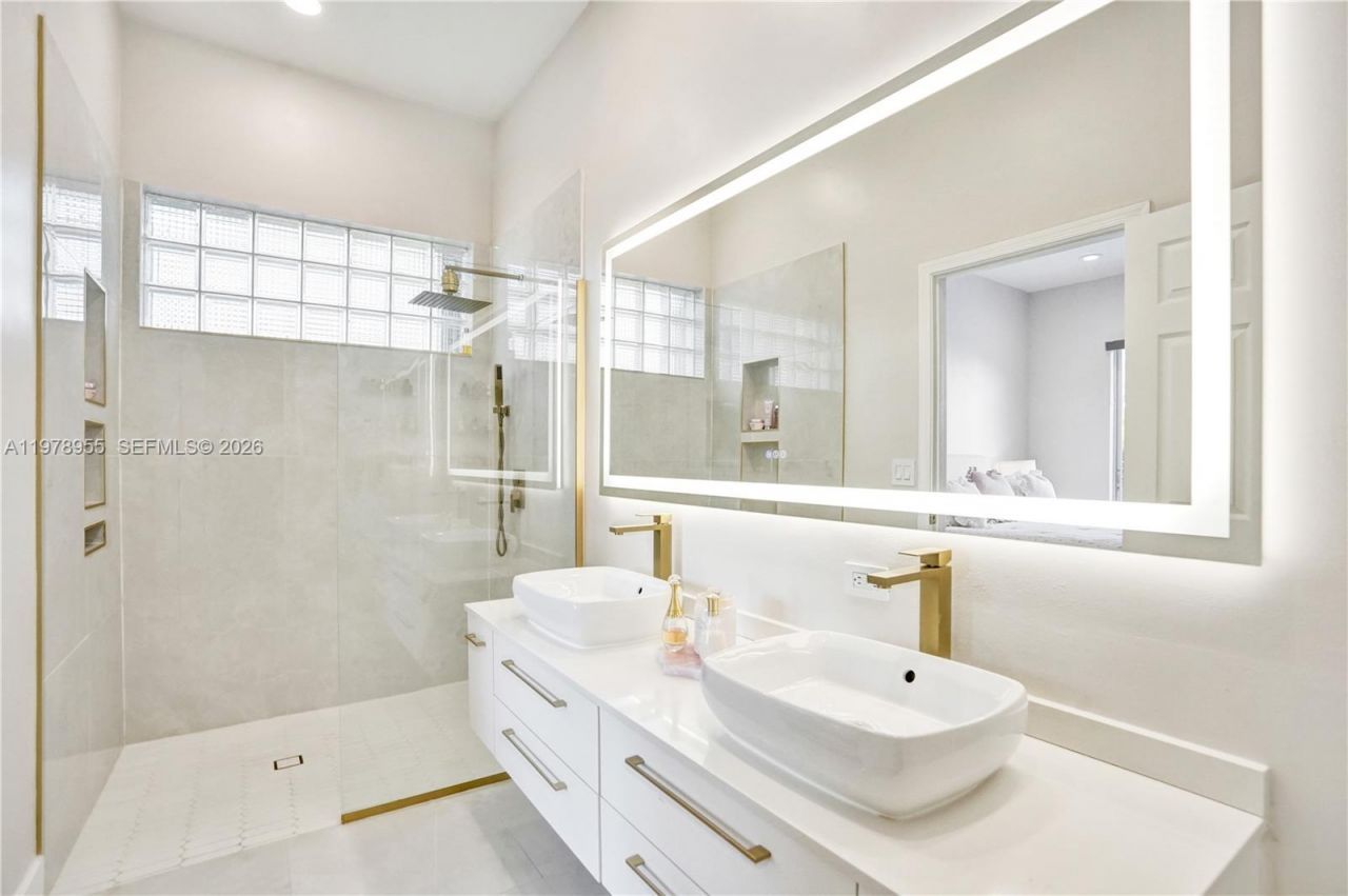 6928 NW 33rd St , Margate, FL 33063 Photo