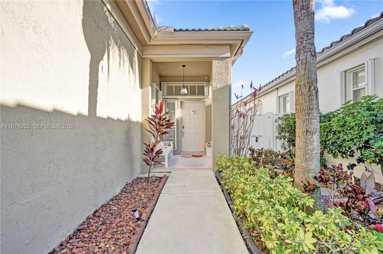 6928 NW 33rd St , Margate, FL 33063 Photo