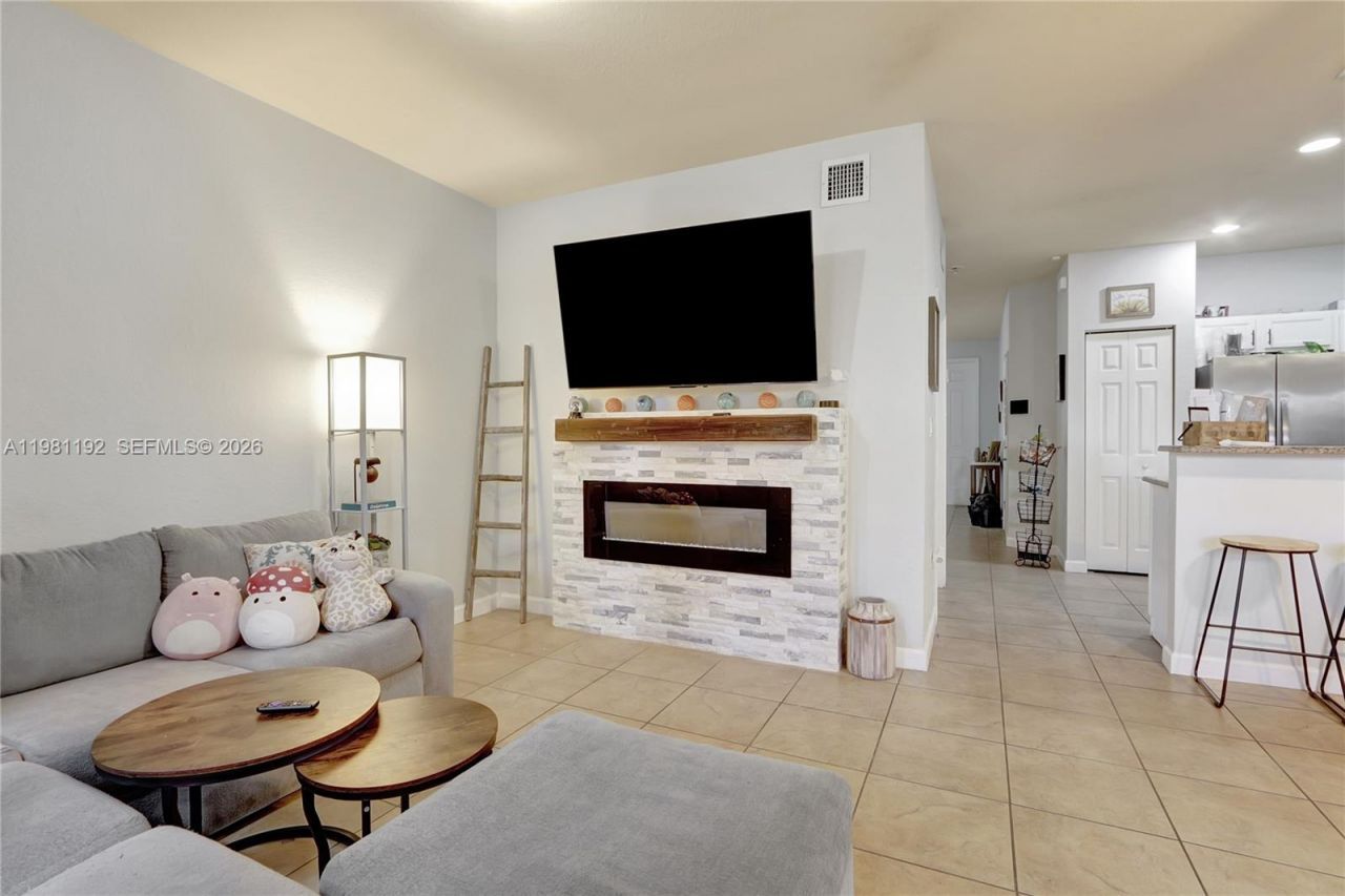 338 NE 37th Ave , Homestead, FL 33033 Photo