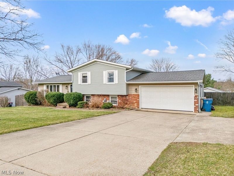 8529 Morrilton Circle NW, North Canton, OH 44720 Photo 2