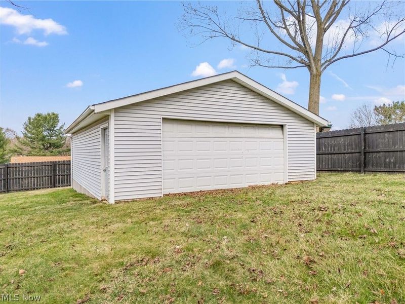 8529 Morrilton Circle NW, North Canton, OH 44720 Photo 4