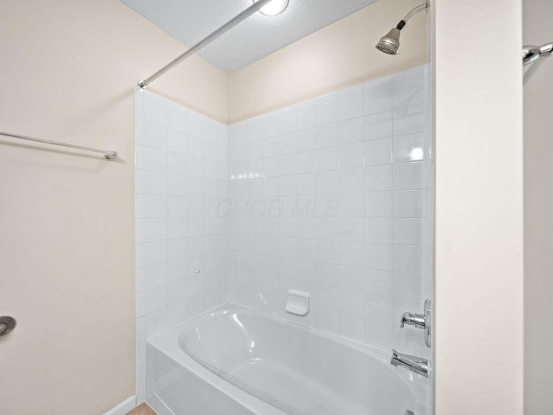 225 Stonegate Loop, Unit 225, Pataskala, OH 43062 Photo 23