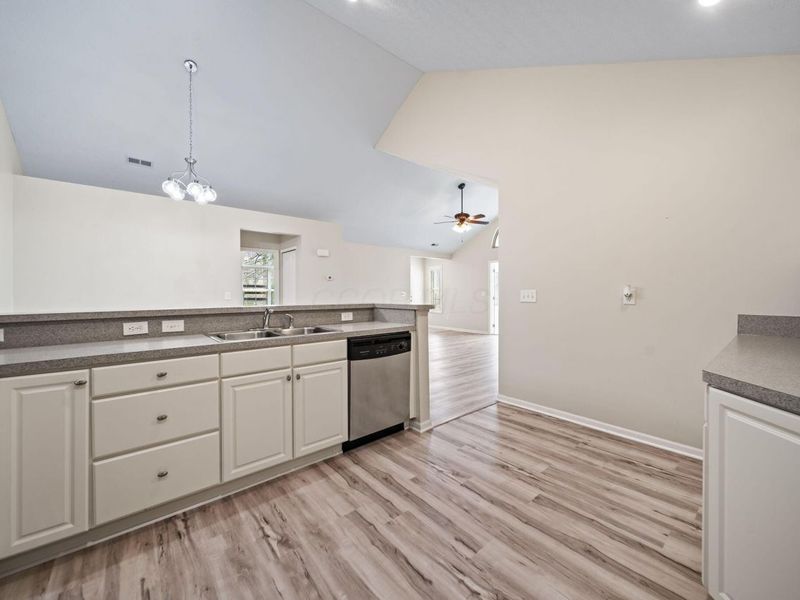 225 Stonegate Loop, Unit 225, Pataskala, OH 43062 Photo 28