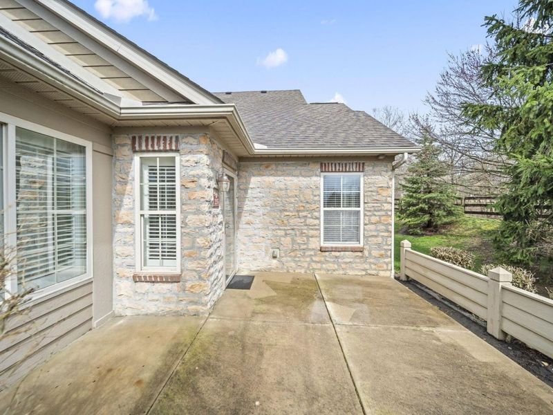 225 Stonegate Loop, Unit 225, Pataskala, OH 43062 Photo 3