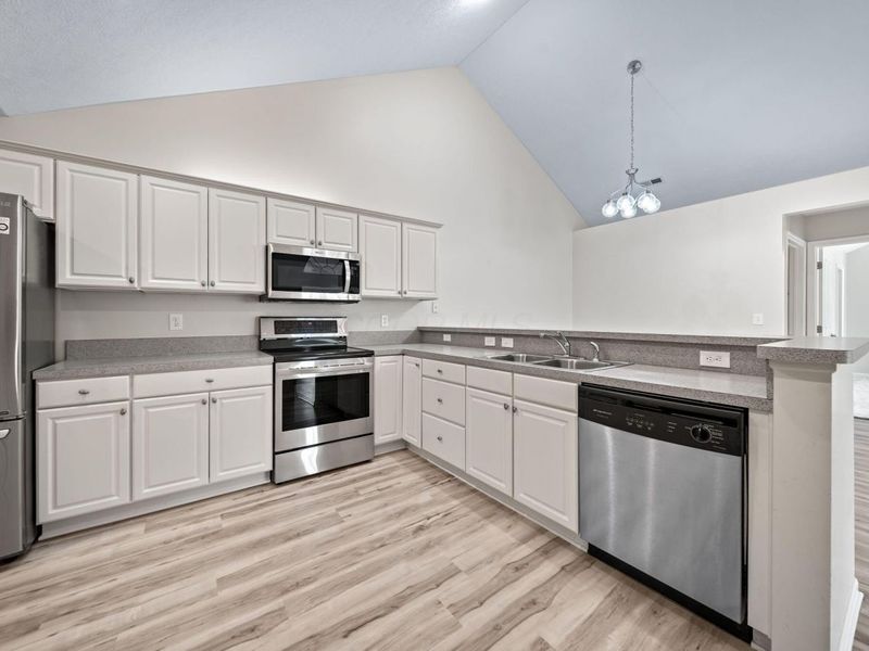 225 Stonegate Loop, Unit 225, Pataskala, OH 43062 Photo 31