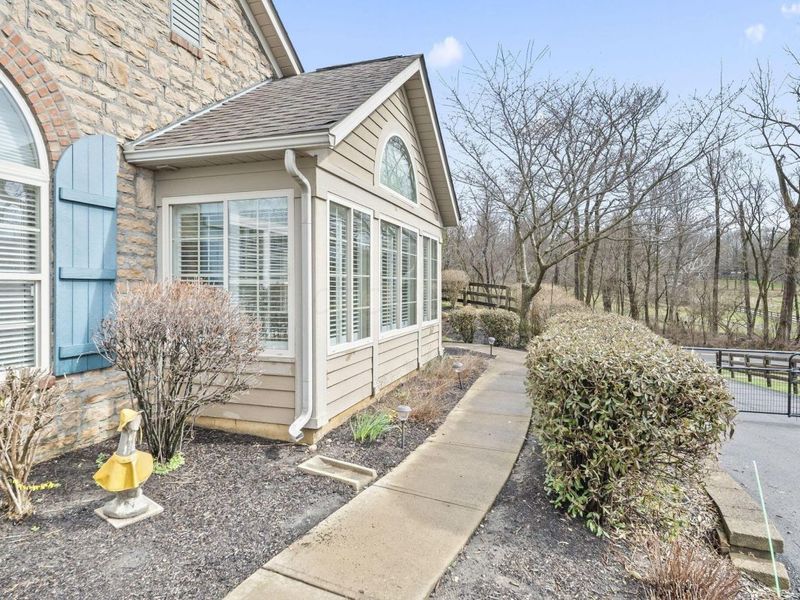 225 Stonegate Loop, Unit 225, Pataskala, OH 43062 Photo 5